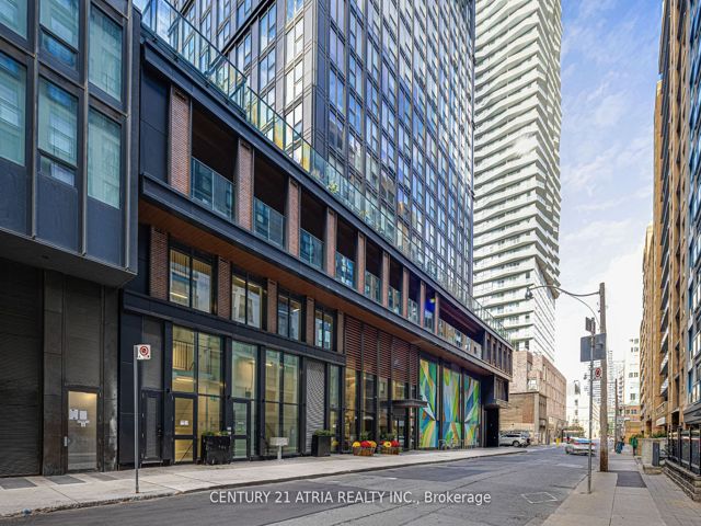 1915 - 82 Dalhousie St