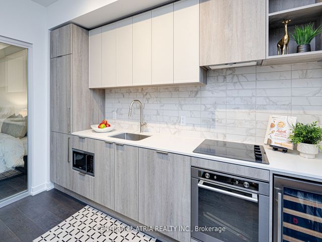 1810 - 2020 Bathurst St