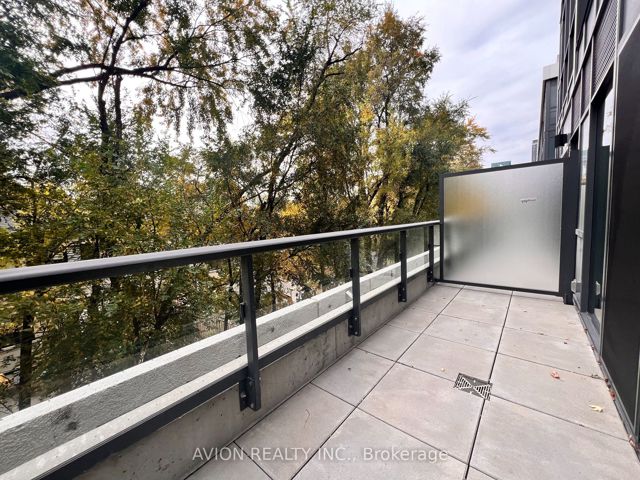 214 - 181 Sheppard Ave