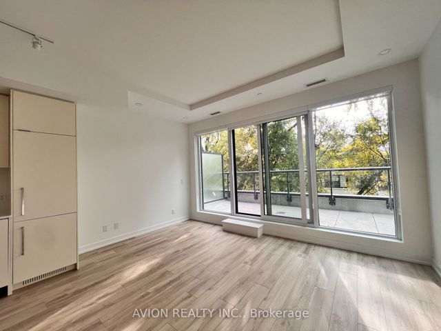 214 - 181 Sheppard Ave