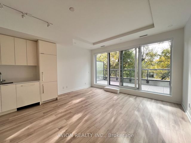 214 - 181 Sheppard Ave