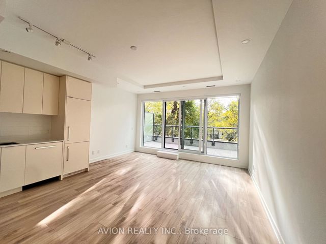 214 - 181 Sheppard Ave
