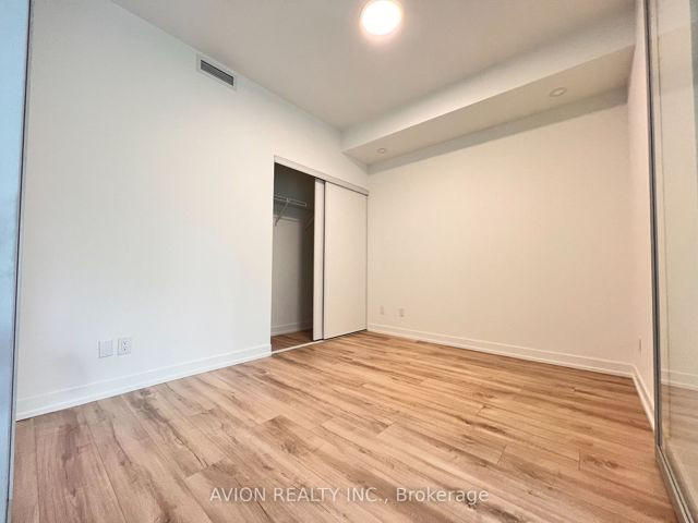 214 - 181 Sheppard Ave