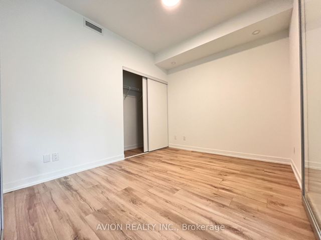 214 - 181 Sheppard Ave