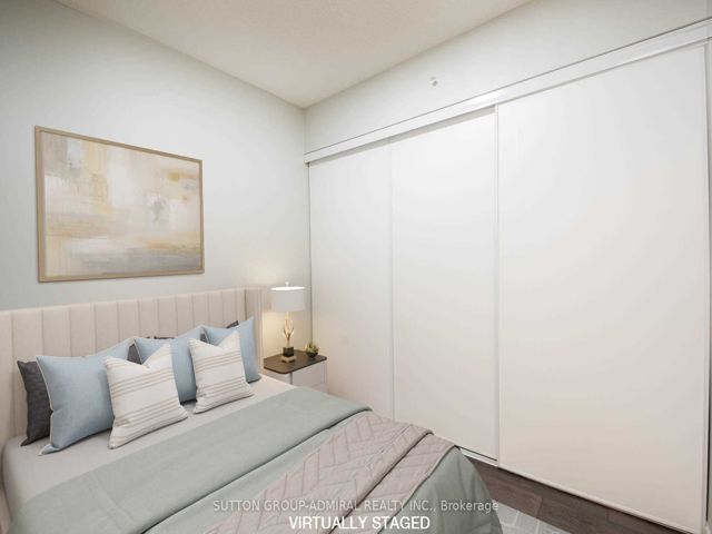 512W - 36 Lisgar St