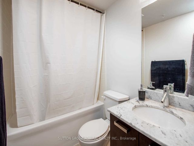 512W - 36 Lisgar St