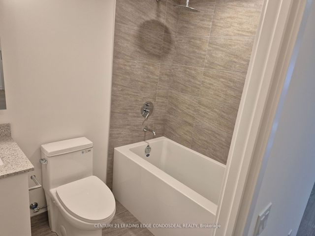 425 - 500 Wilson Ave