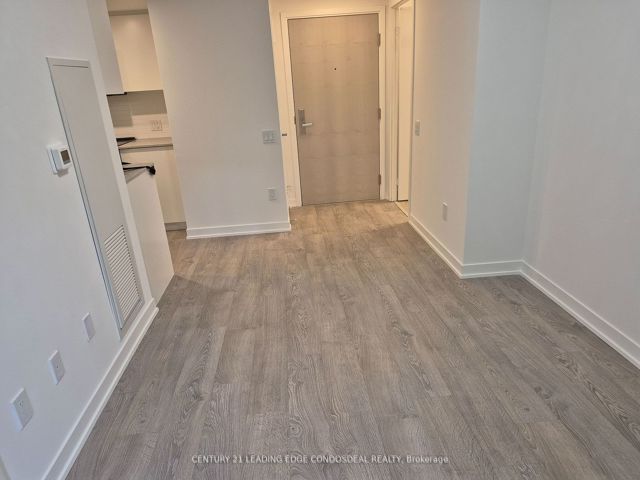 425 - 500 Wilson Ave