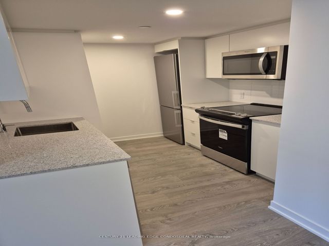425 - 500 Wilson Ave