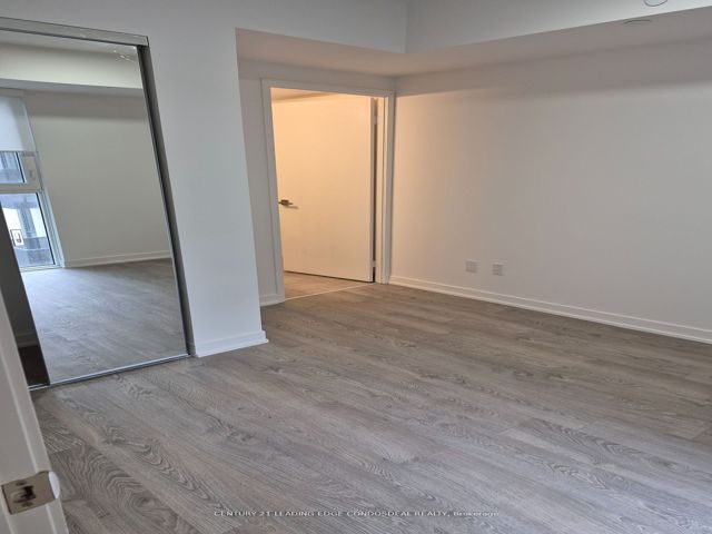 425 - 500 Wilson Ave