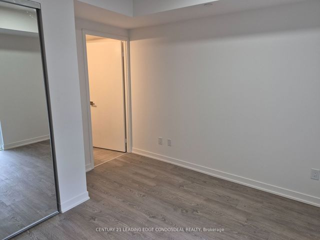 425 - 500 Wilson Ave