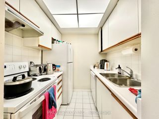 503 - 77 Harbour Sq