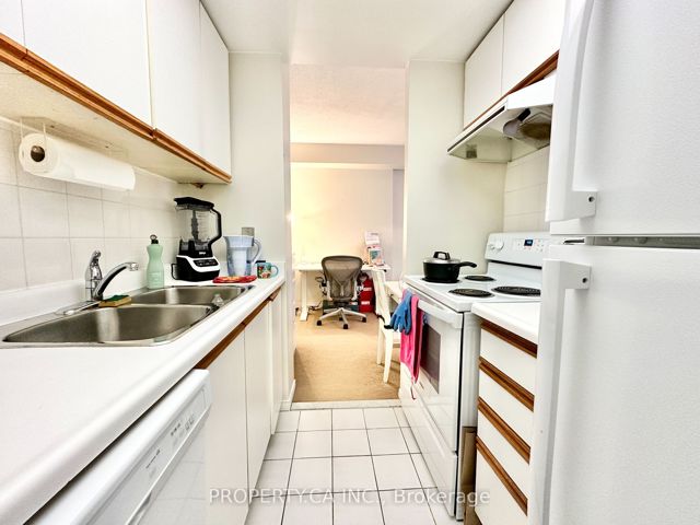 503 - 77 Harbour Sq