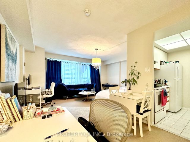 503 - 77 Harbour Sq