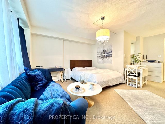 503 - 77 Harbour Sq