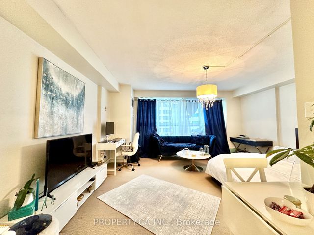503 - 77 Harbour Sq