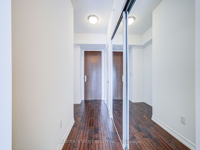 4604 - 386 Yonge St