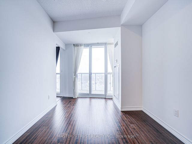 4604 - 386 Yonge St