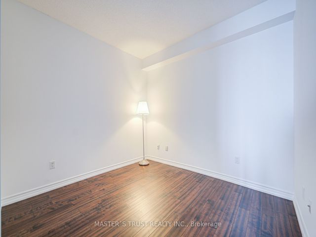 4604 - 386 Yonge St