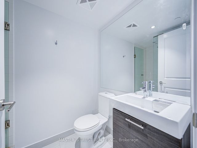 4604 - 386 Yonge St