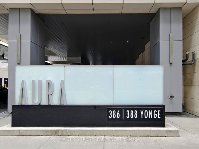 4604 - 386 Yonge St