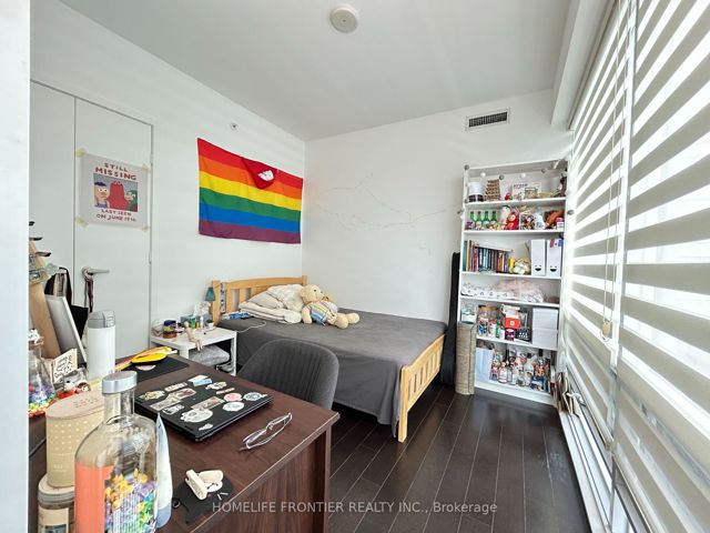2410 - 15 Grenville St