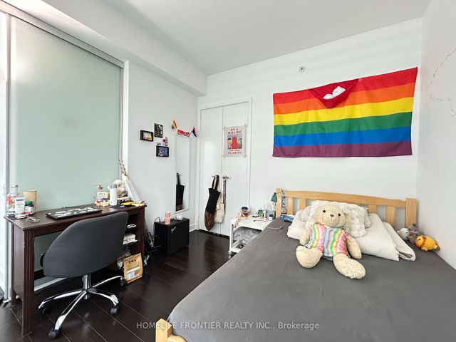 2410 - 15 Grenville St