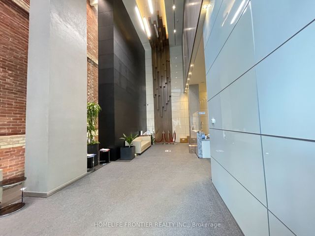 2410 - 15 Grenville St