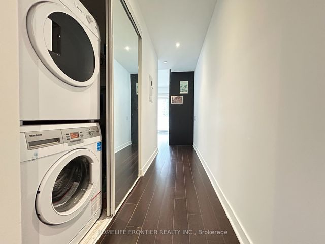 2410 - 15 Grenville St