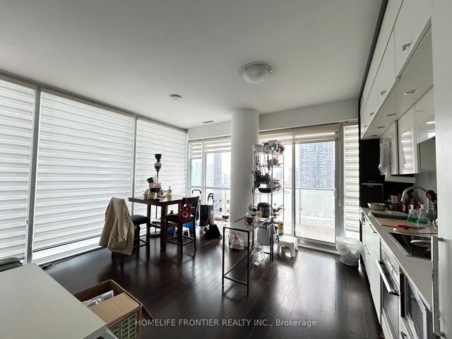 2410 - 15 Grenville St