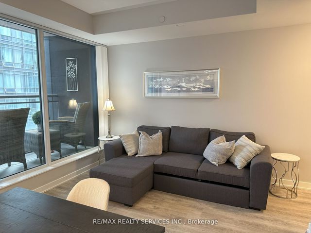 408 - 17 Dundonald St