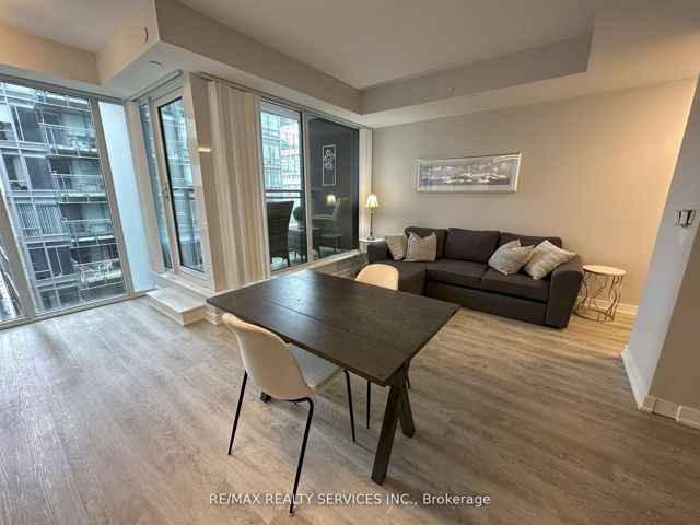 408 - 17 Dundonald St