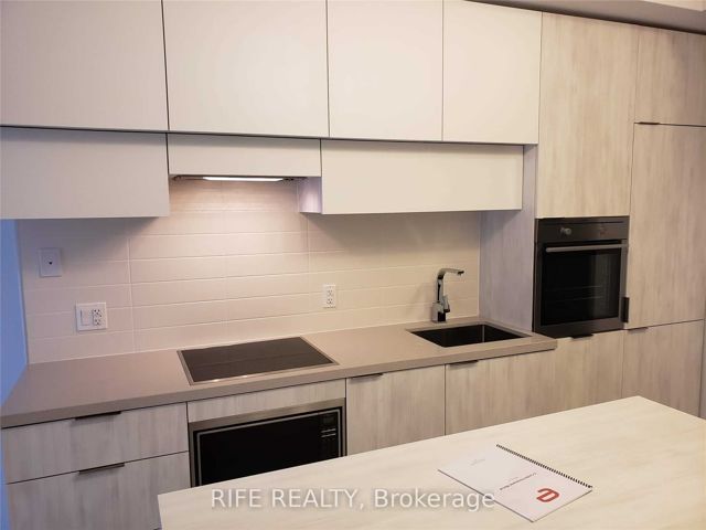 3103 - 8 Eglinton Ave E