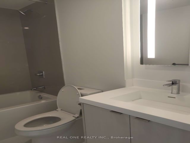 3011 - 30 Inn On The Park Dr