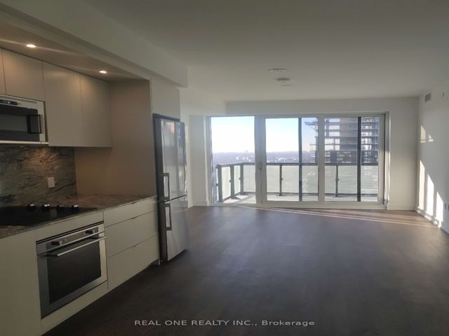 3011 - 30 Inn On The Park Dr