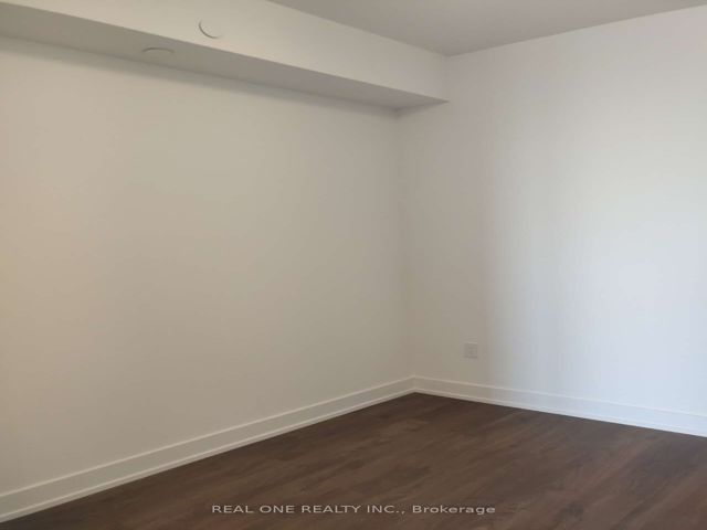 3011 - 30 Inn On The Park Dr
