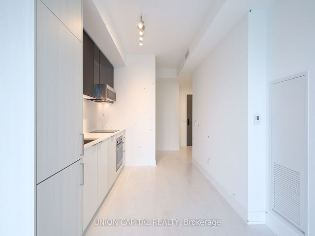 2408 - 308 Jarvis St