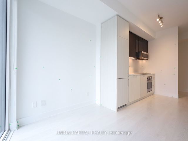 2408 - 308 Jarvis St