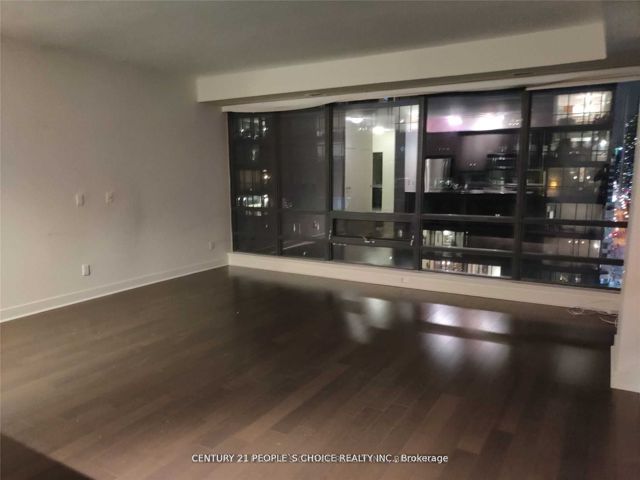 1808 - 438 King St W