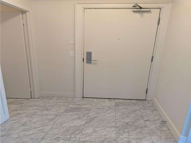 1808 - 438 King St W