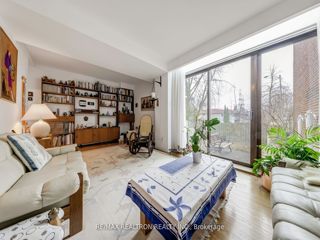 9 - 70 Castlebury Cres
