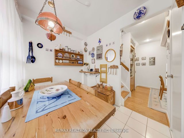 9 - 70 Castlebury Cres