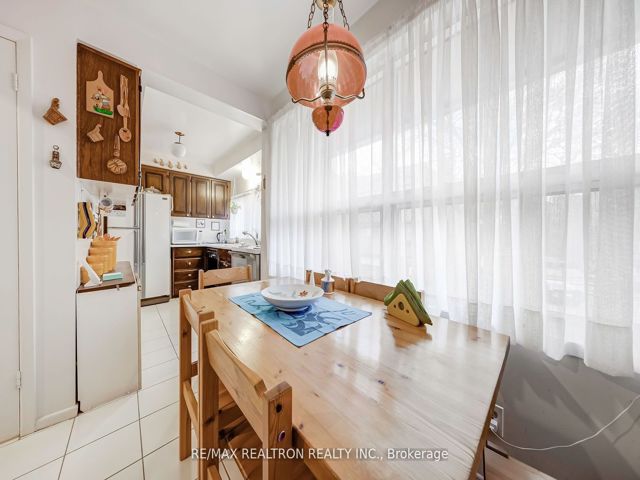 9 - 70 Castlebury Cres