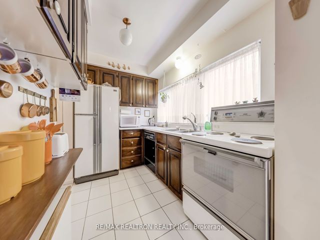 9 - 70 Castlebury Cres