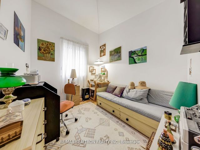 9 - 70 Castlebury Cres