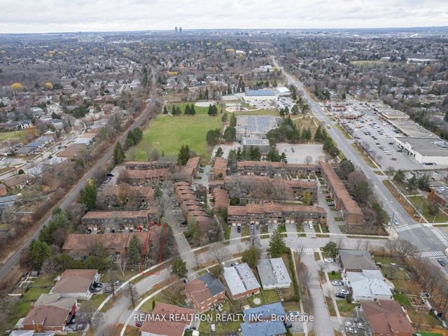 9 - 70 Castlebury Cres