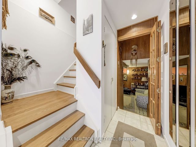 9 - 70 Castlebury Cres