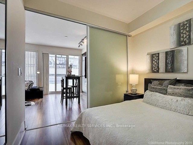 1608 - 300 Front St W