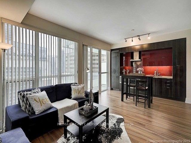 1608 - 300 Front St W