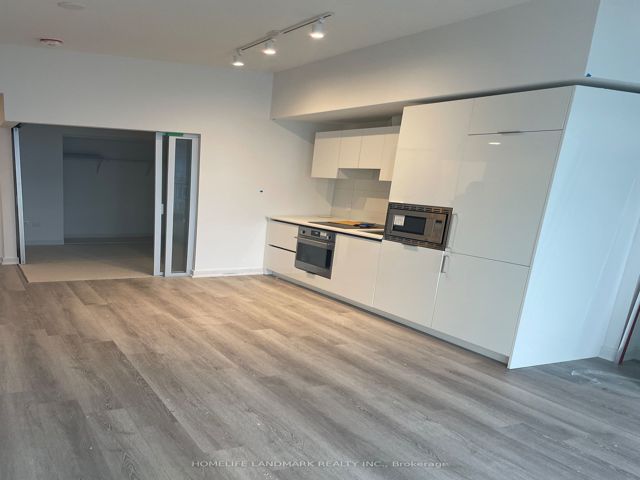 2117 - 230 Simoce St
